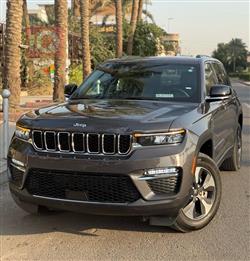 جیپ گراند شیرۆکی